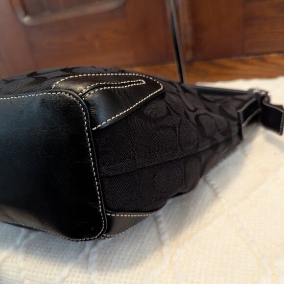 Coach Vintage Y2K - Signature and Leather Bucket Bag 6076 in Black - Picture 8 of 12